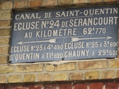 Plaque sur maison éclusière