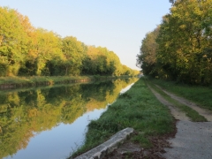 Le soir tombe sur le canal