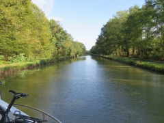 Sur le canal latéral