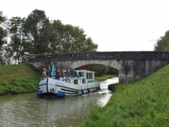 On passe sous le pont