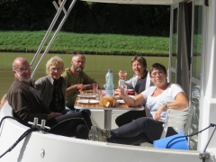 Déjeuner sur la terrasse