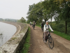 Le long de l'étang de baye