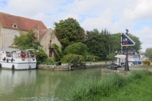 Départ du canal du Rhône au Rhin